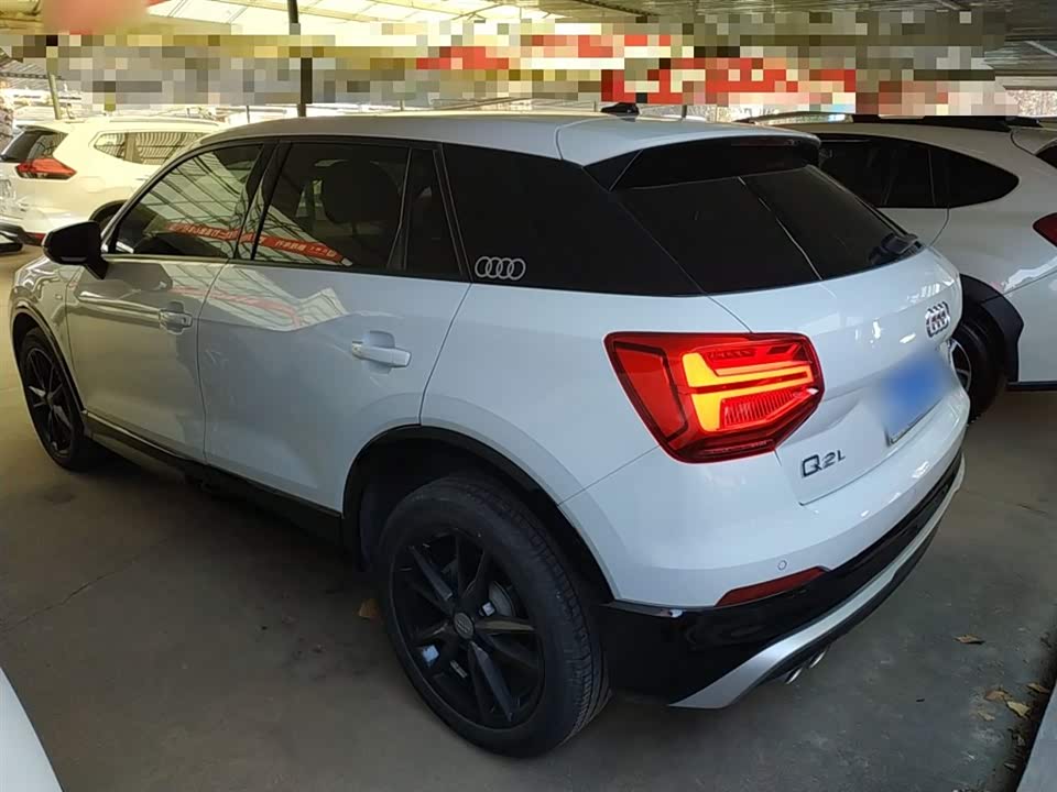 Audi Q2L