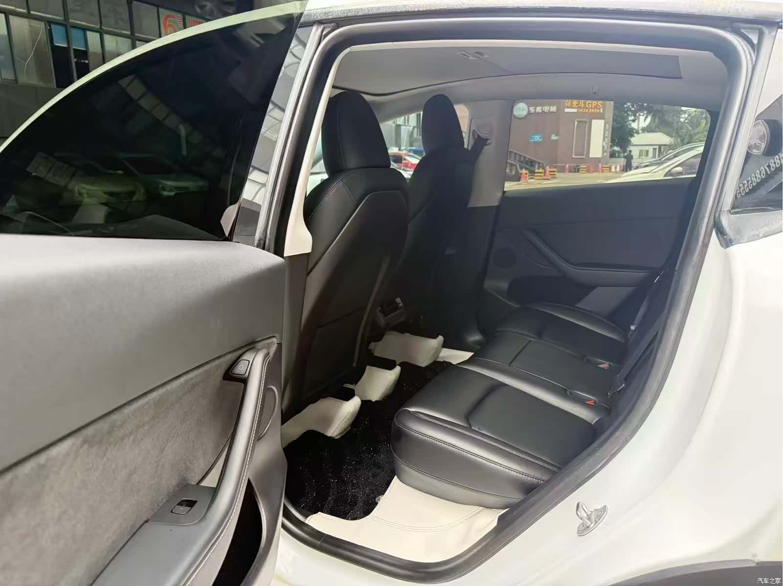 Tesla Model Y, 2023 6