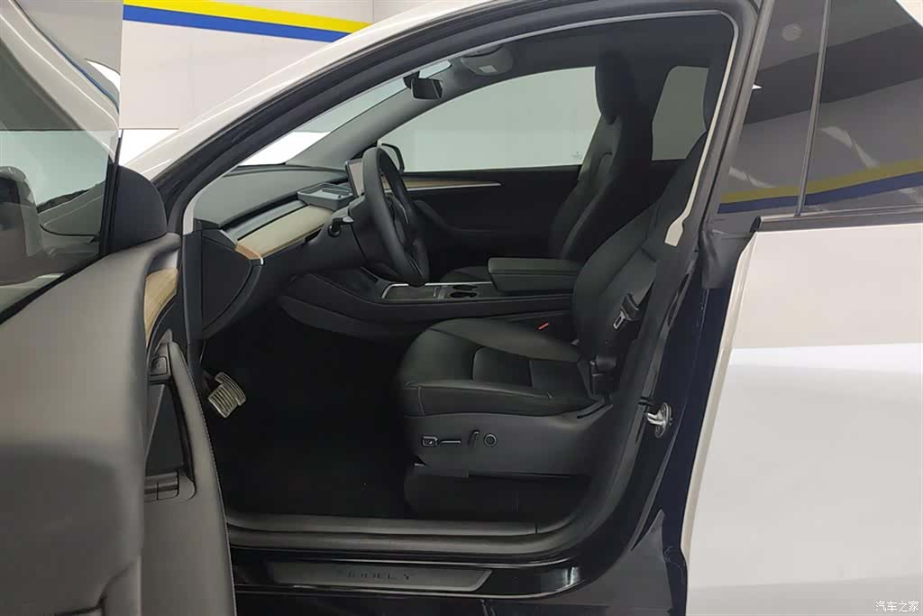 Tesla Model Y, 2021 9