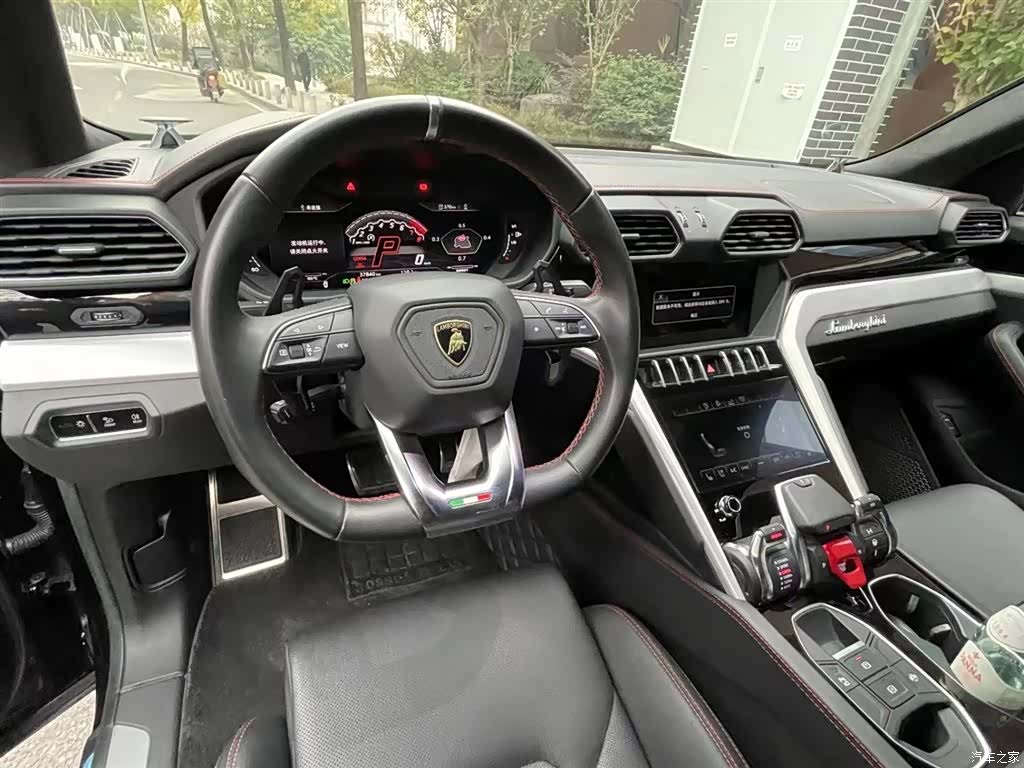 Lamborghini Urus, 2019 все фото