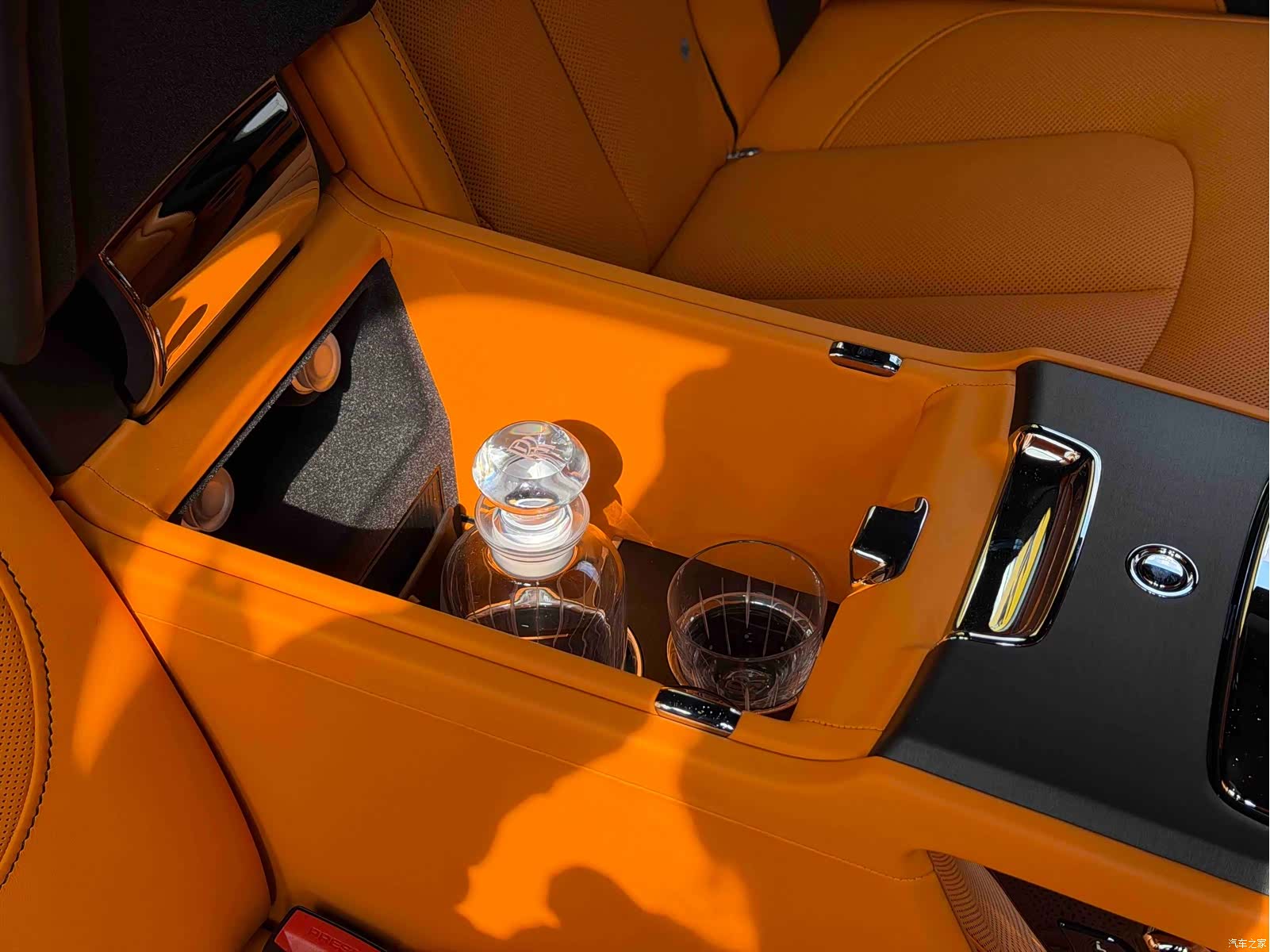 Rolls-Royce Cullinan, 2025 16