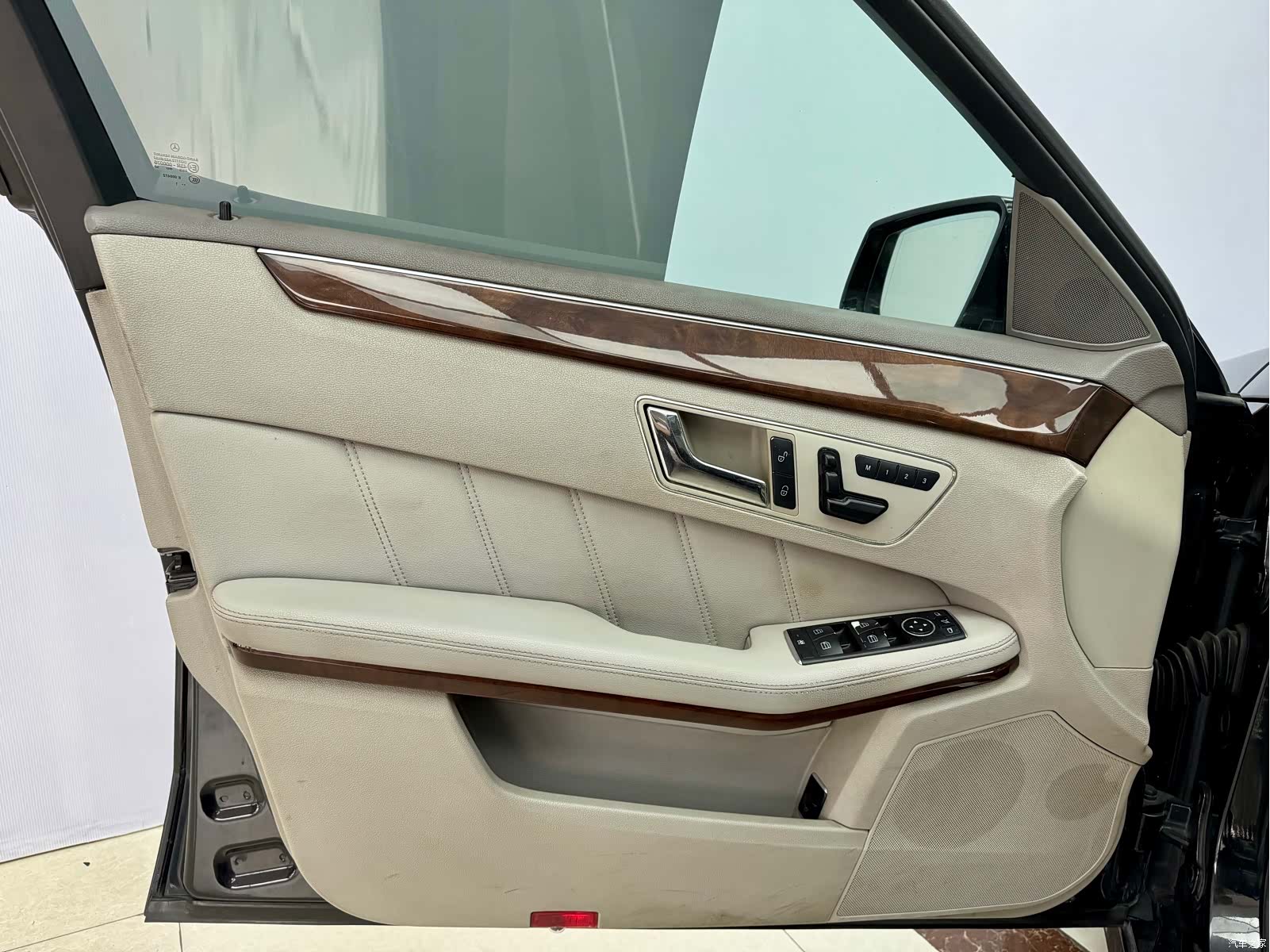 Mercedes-Benz E-Class, 2011 7