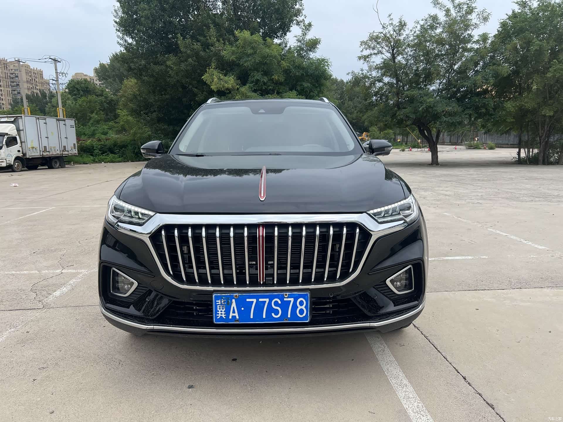 Hongqi HS5