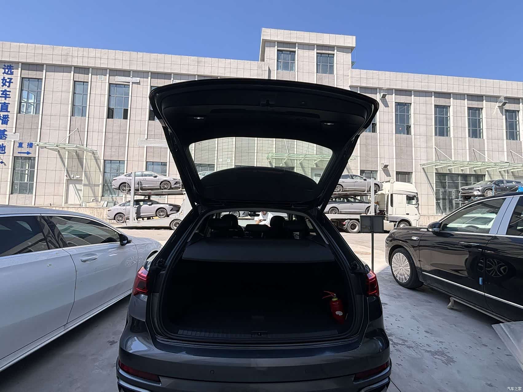 Audi Q3, 2023 7
