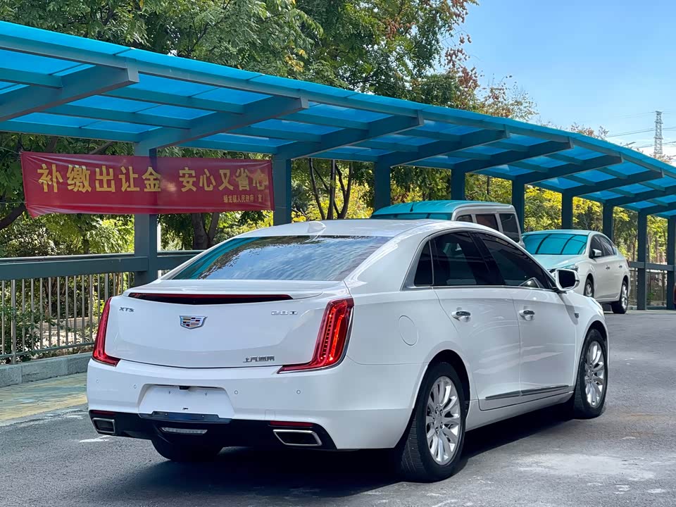 Cadillac XTS
