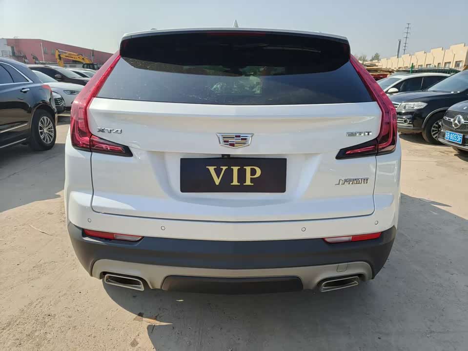 Cadillac XT4