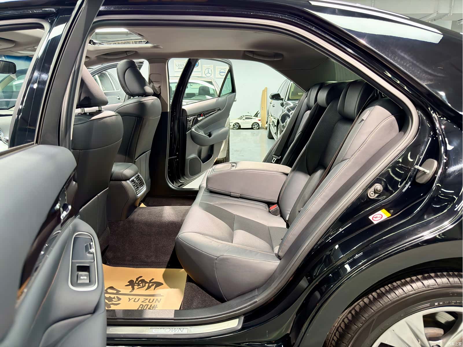 Toyota Crown, 2016 9