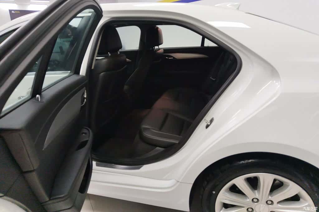 Cadillac ATS-L, 2018 11