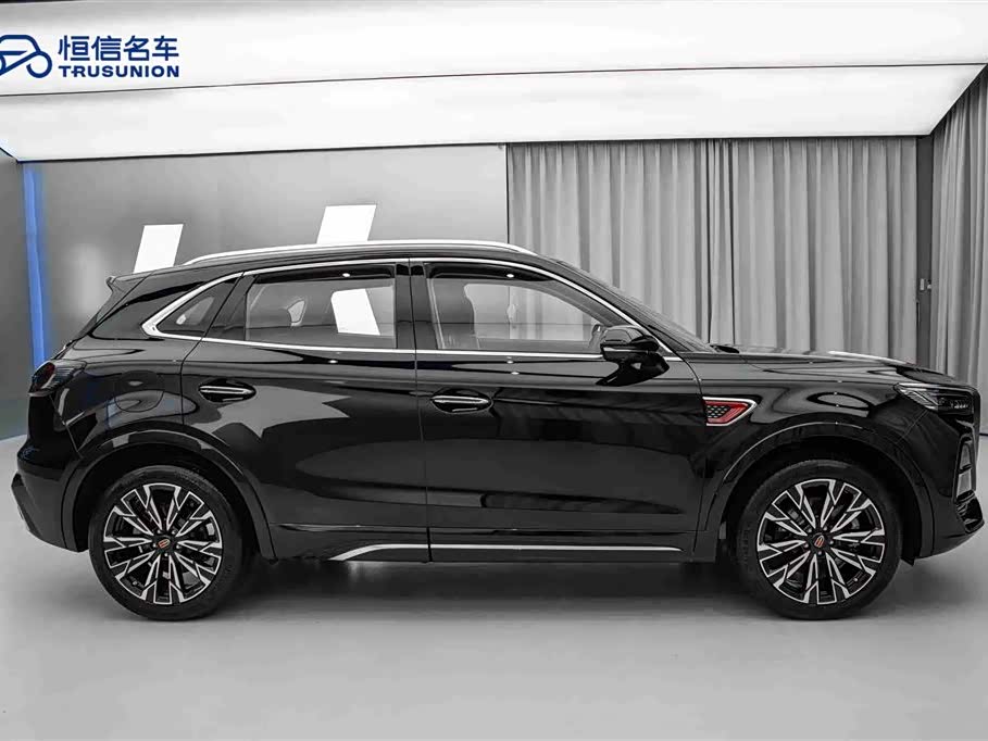 Hongqi HS5