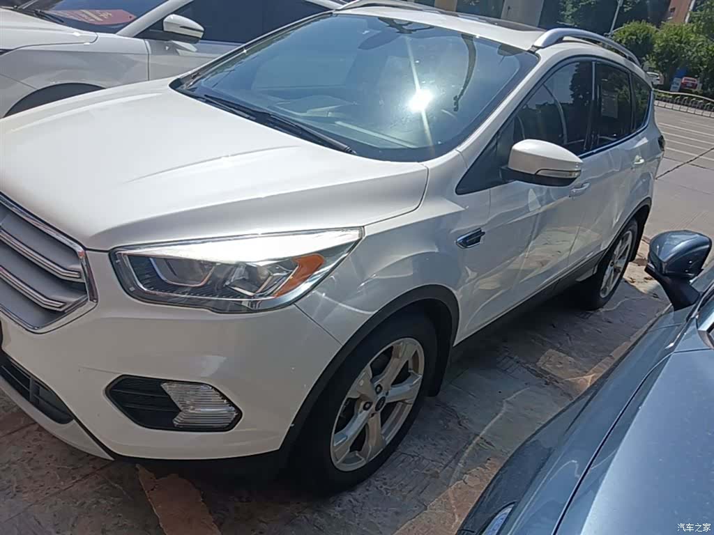 Ford Kuga, 2018 1