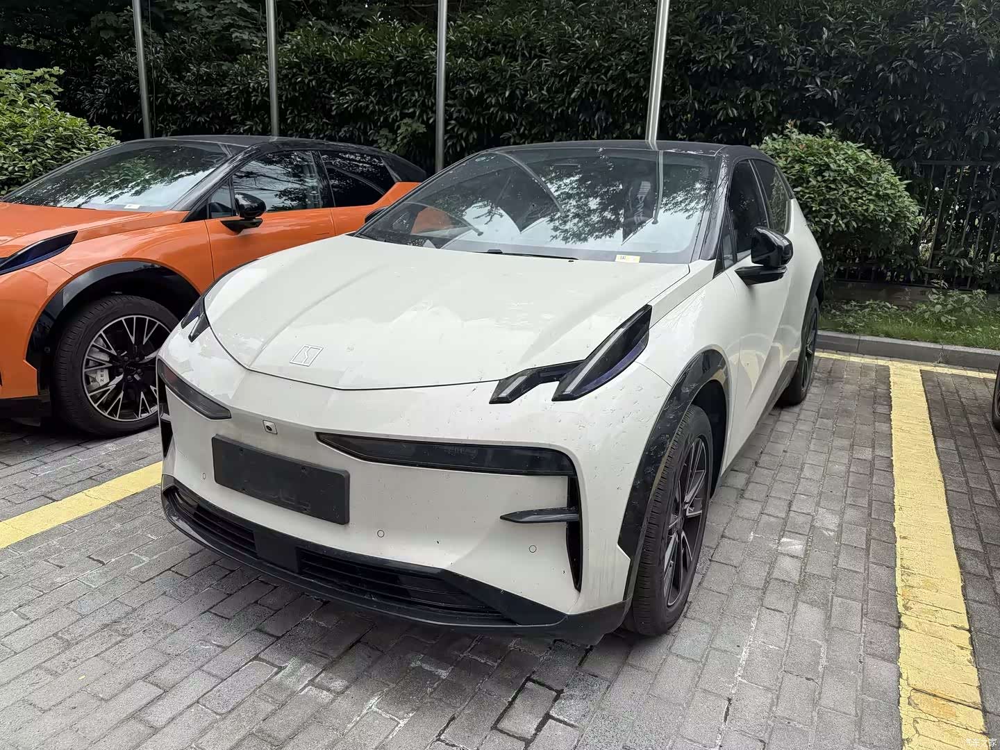 Zeekr X