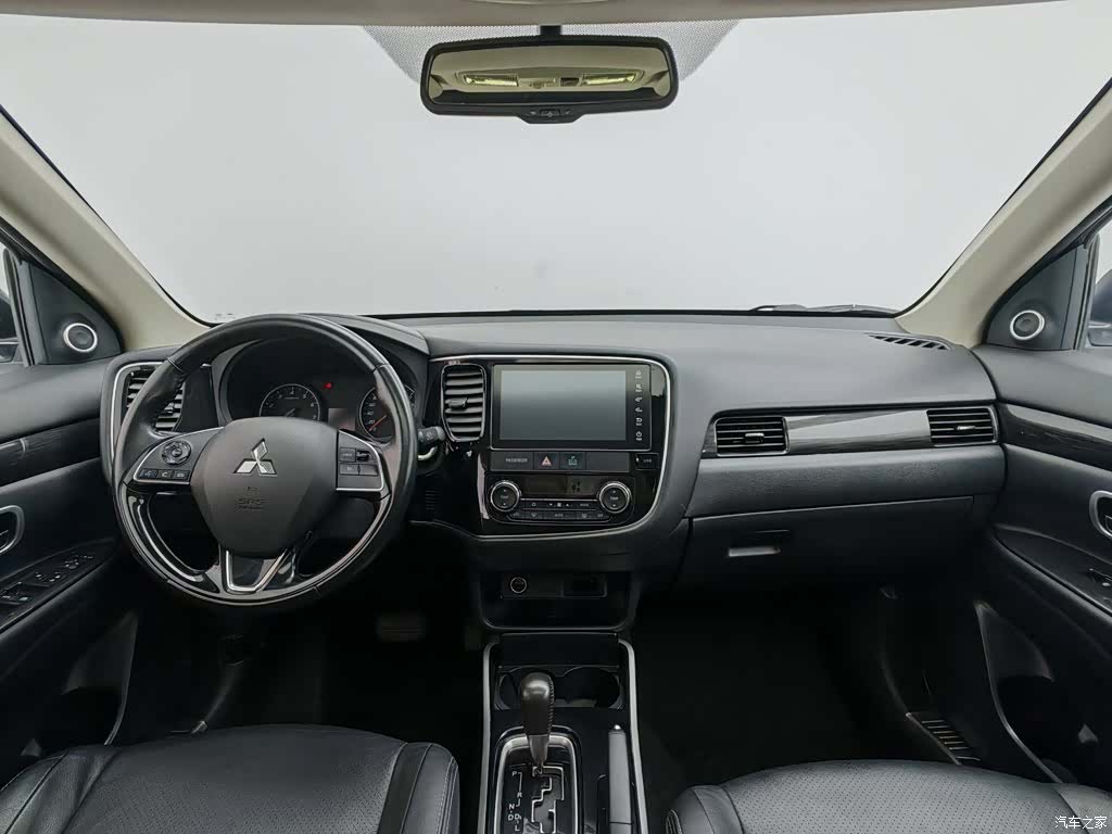 Mitsubishi Outlander, 2018 все фото