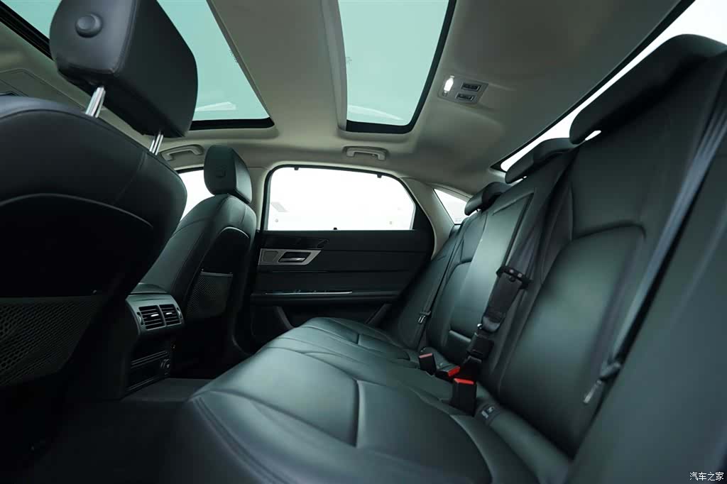 Land Rover P200, 2021 21