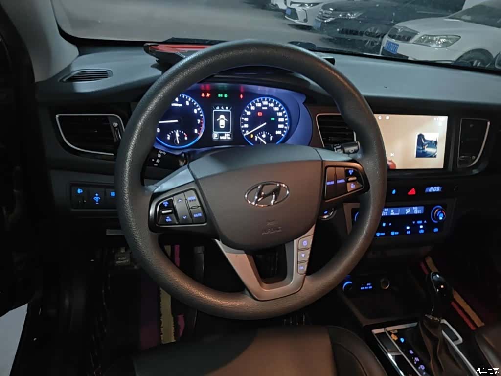 Hyundai GLS, 2015 11