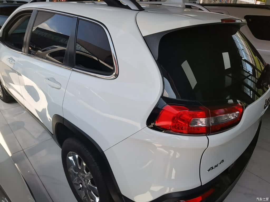 Jeep Cherokee, 2015 все фото