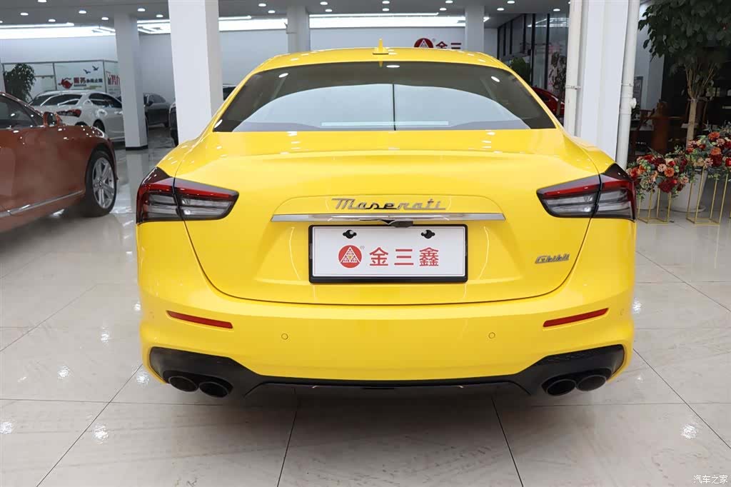 Maserati Ghibli, 2024 8