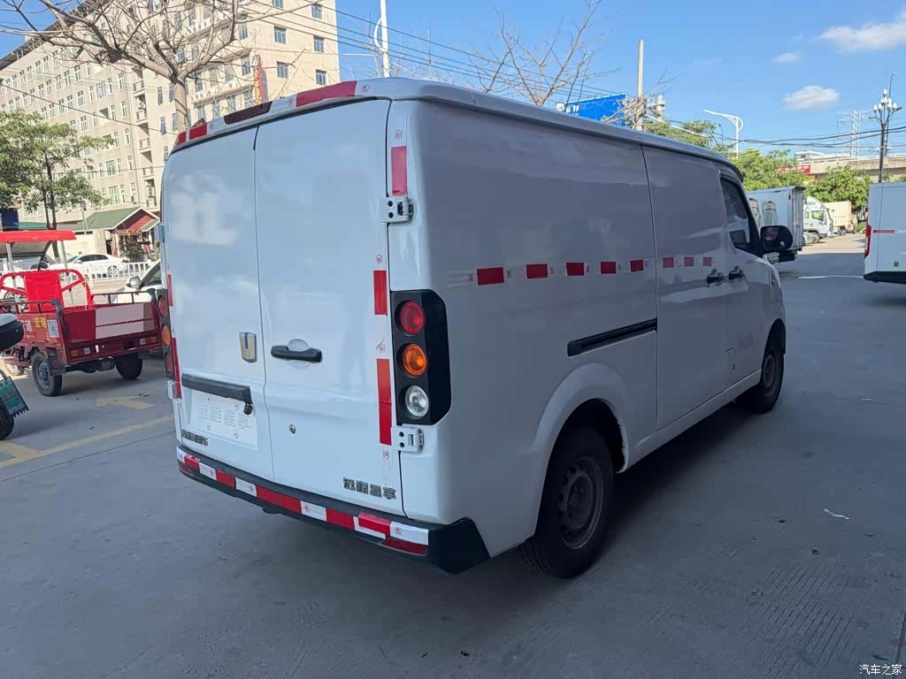 Geely V5E, 2023 все фото