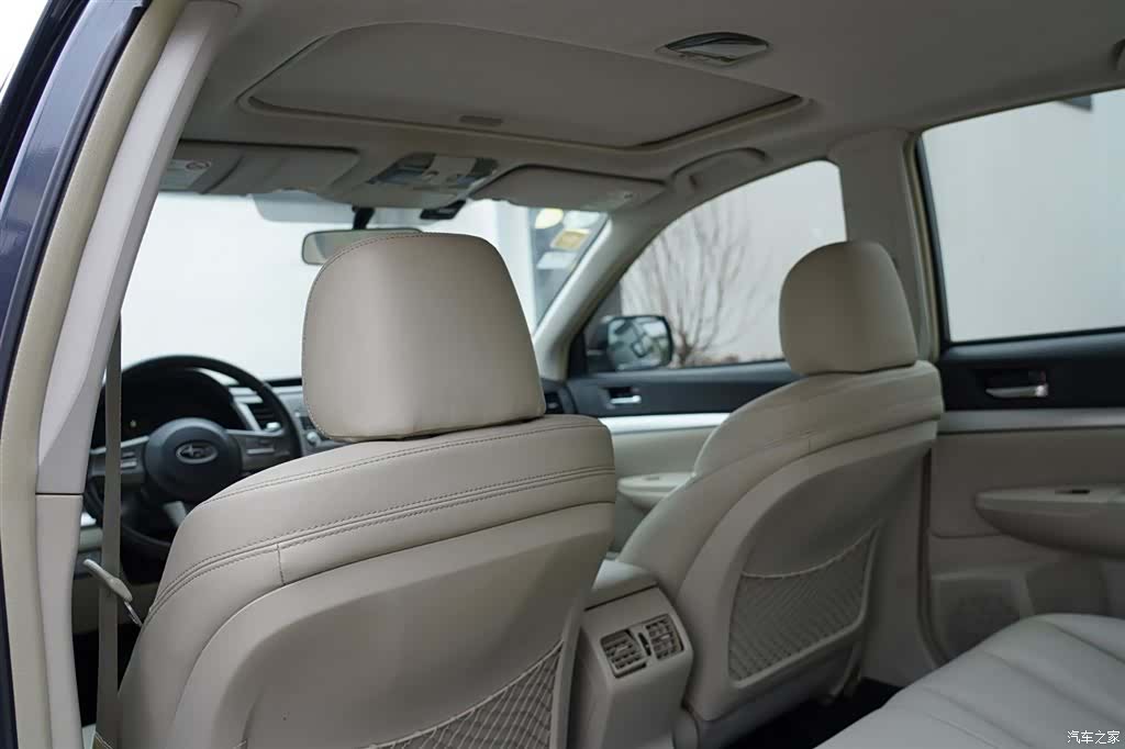 Subaru Legacy, 2011 39