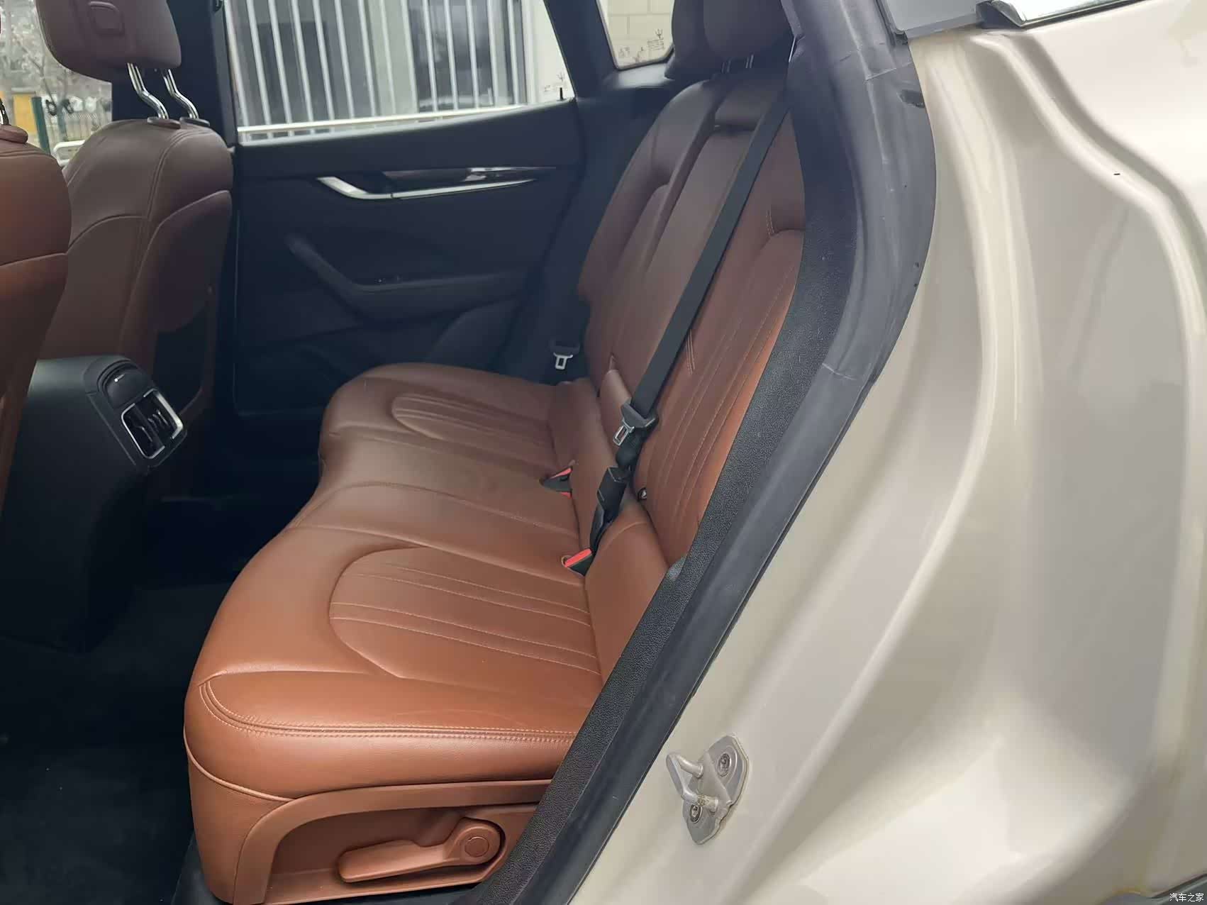 Maserati Levante, 2018 13