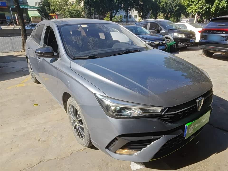 Roewe i5