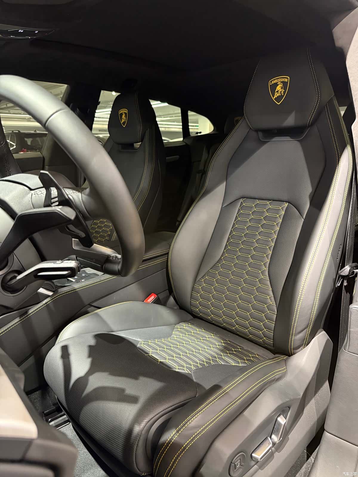 Lamborghini Urus, 2021 11