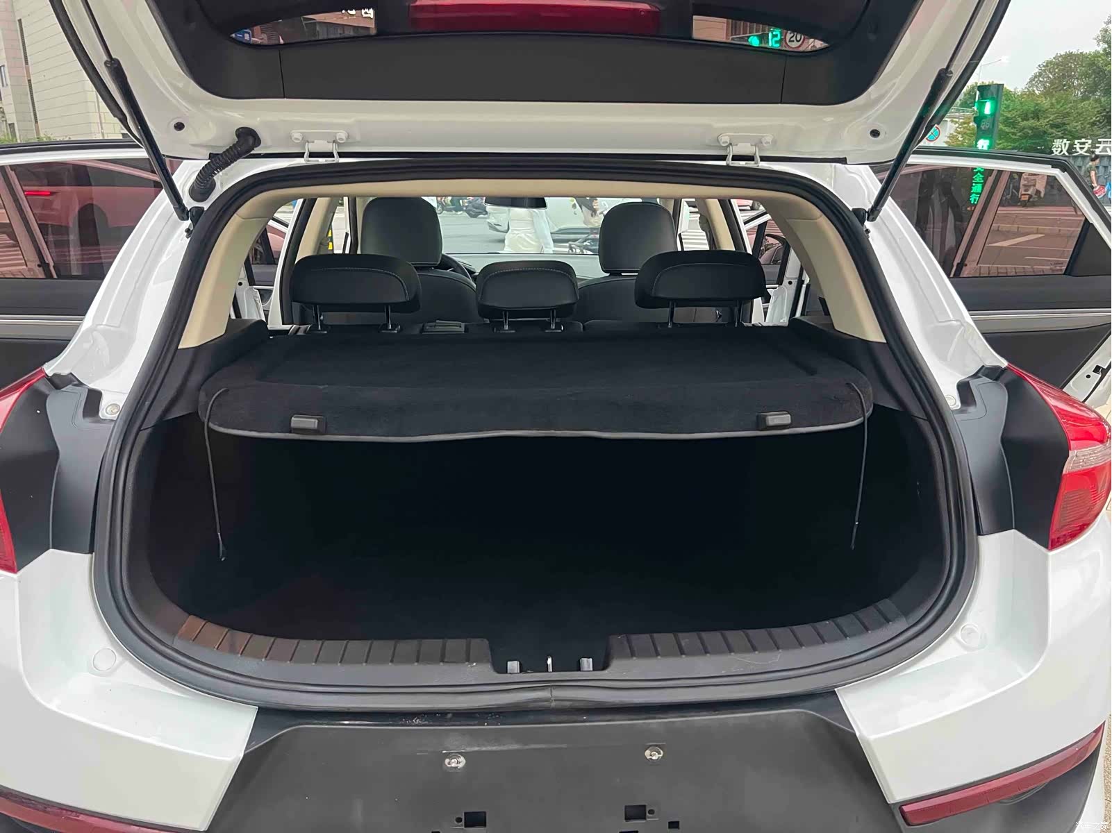 Geely Emgrand, 2019 13