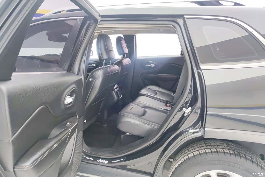 Jeep Cherokee, 2017 11