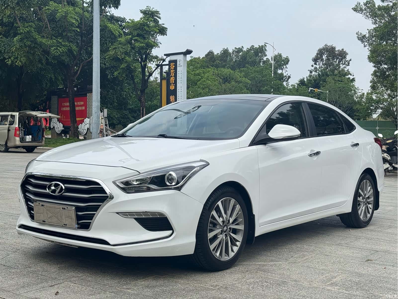 Hyundai GLS