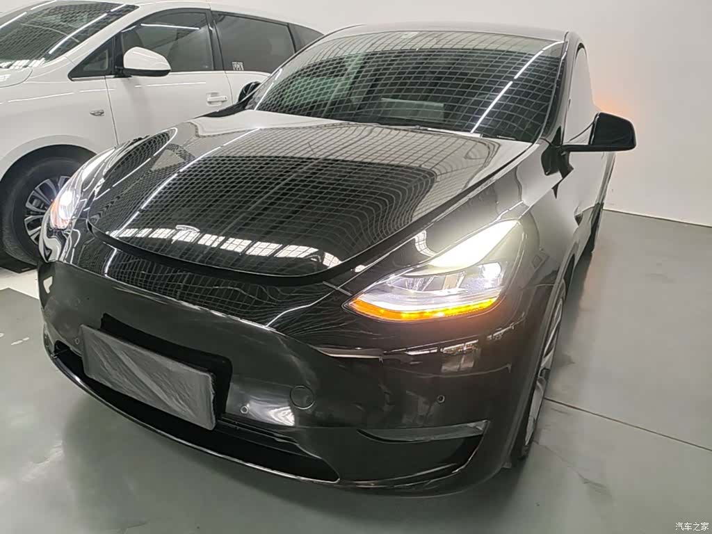 Tesla Model Y, 2021 2