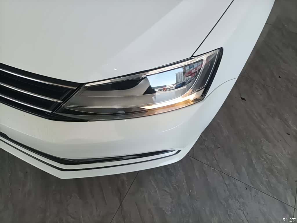 Volkswagen Sagitar, 2016 24