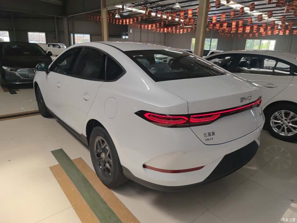 BYD Qin, 2026 все фото