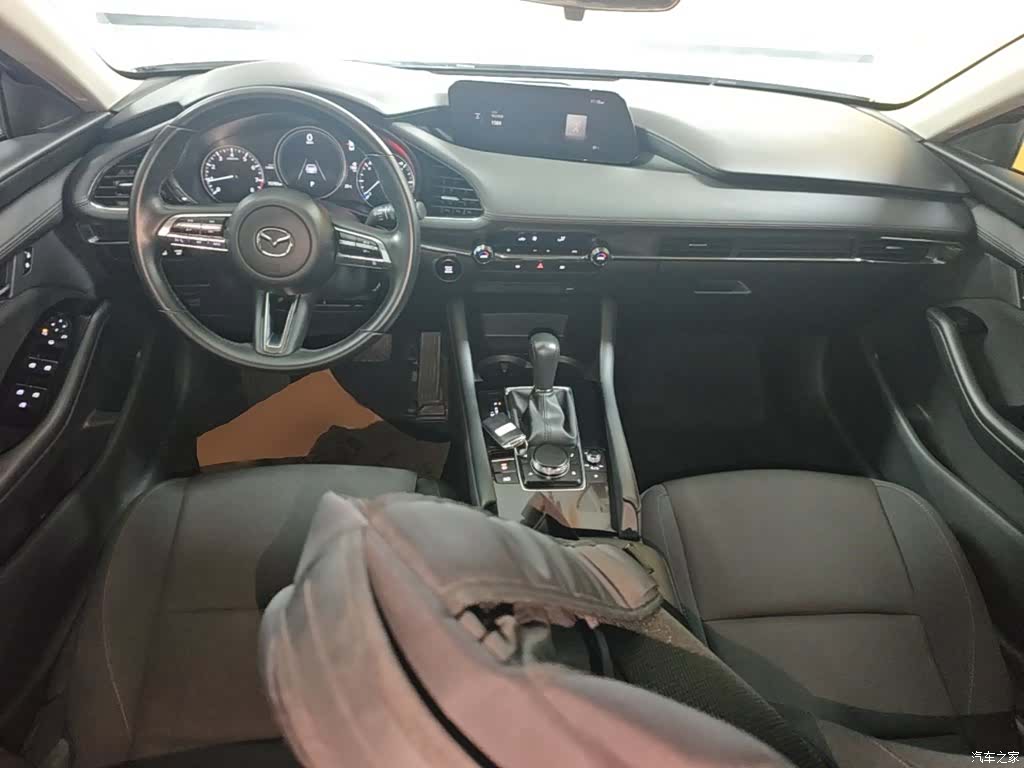 Mazda Mazda3, 2021 10