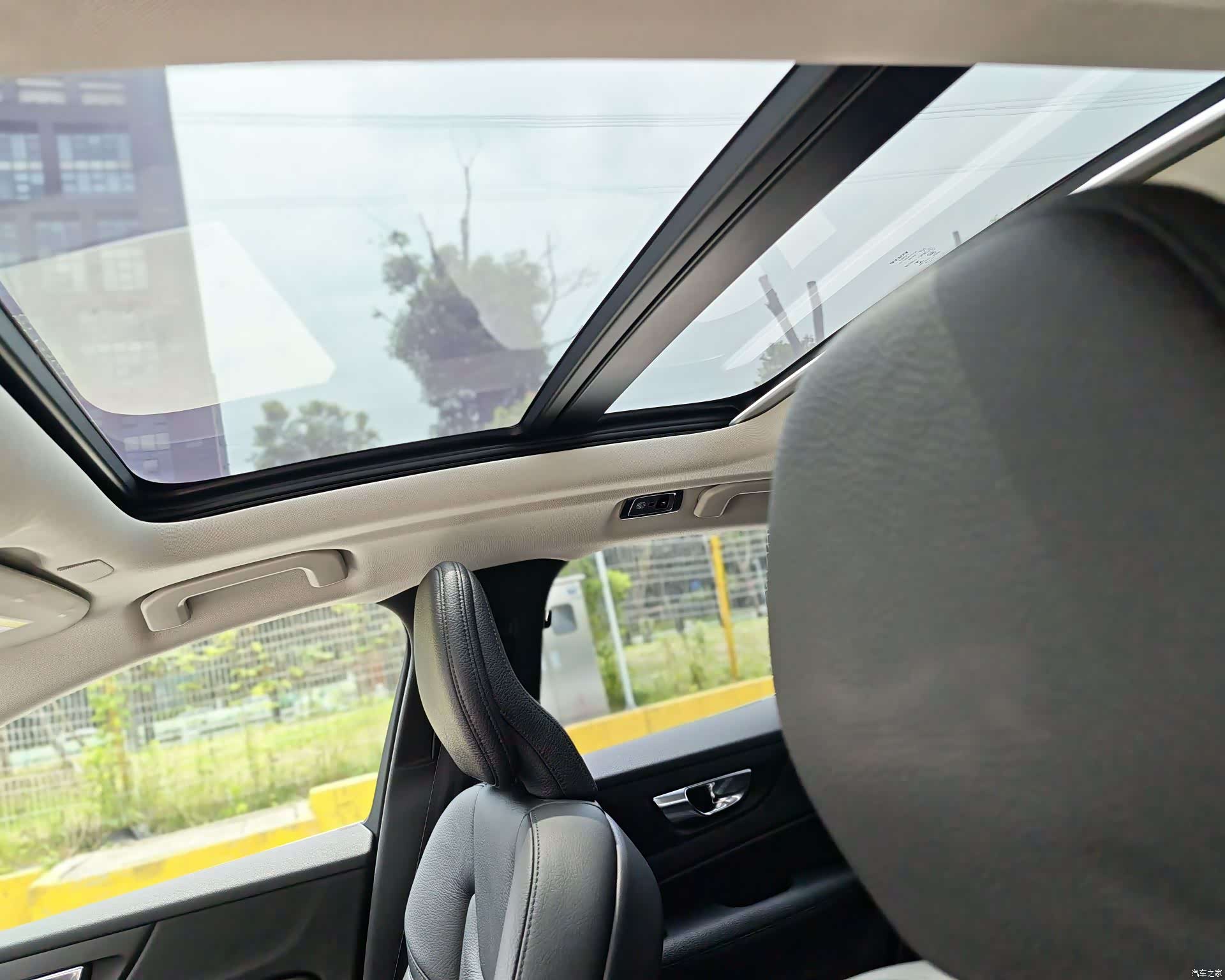 Volvo S60, 2022 все фото