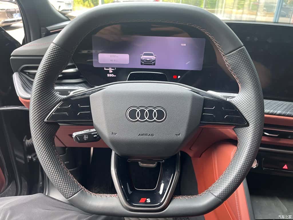 Audi Q5L, 2026 11