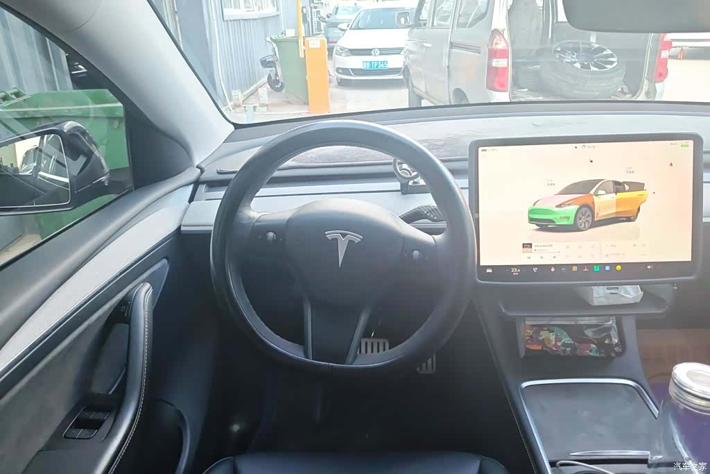 Tesla Model Y, 2024 15