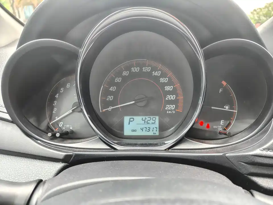 Toyota YARiS L to enjoy Toyota YARiS L to enjoy