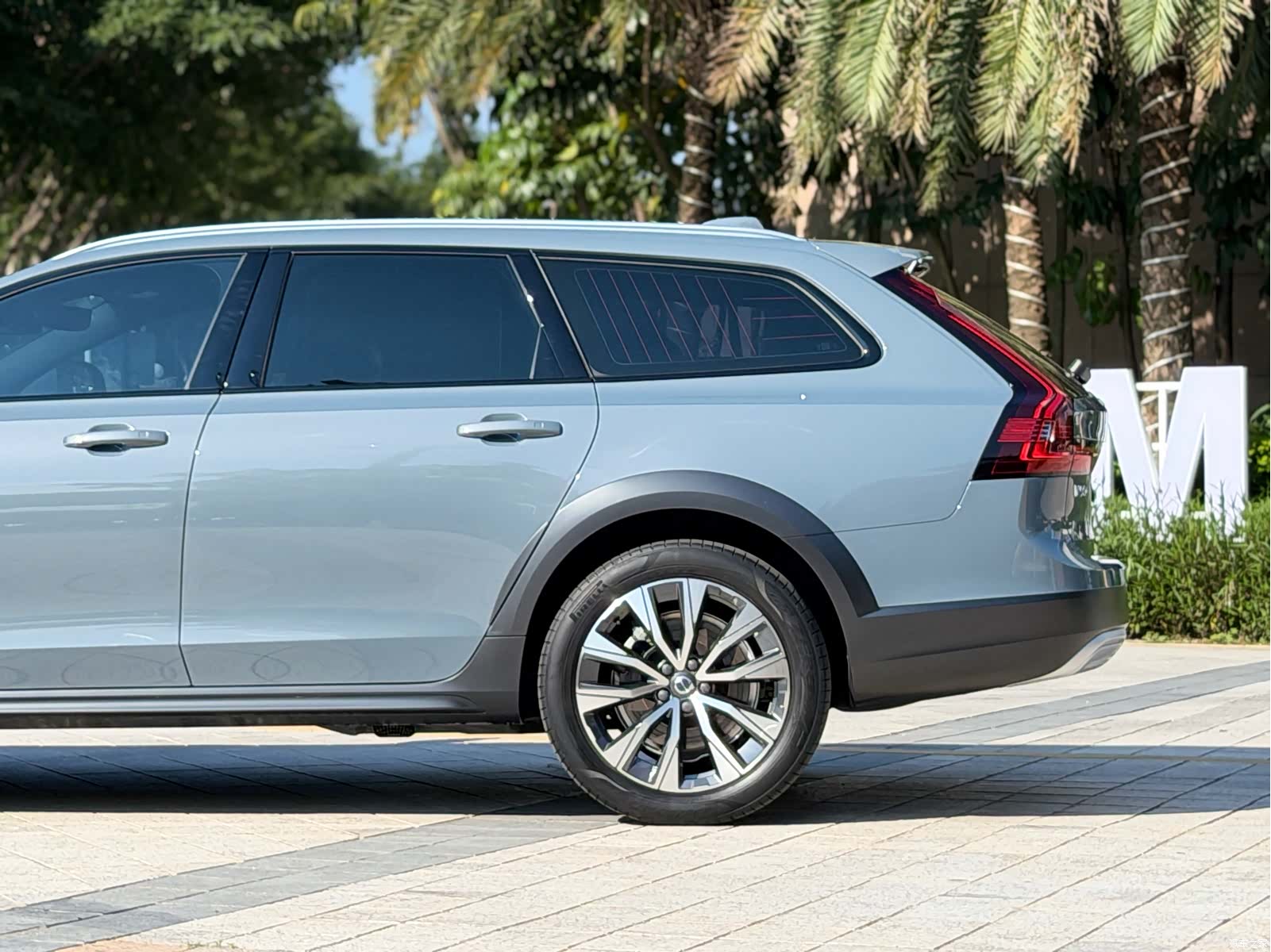 Volvo V90, 2021 17