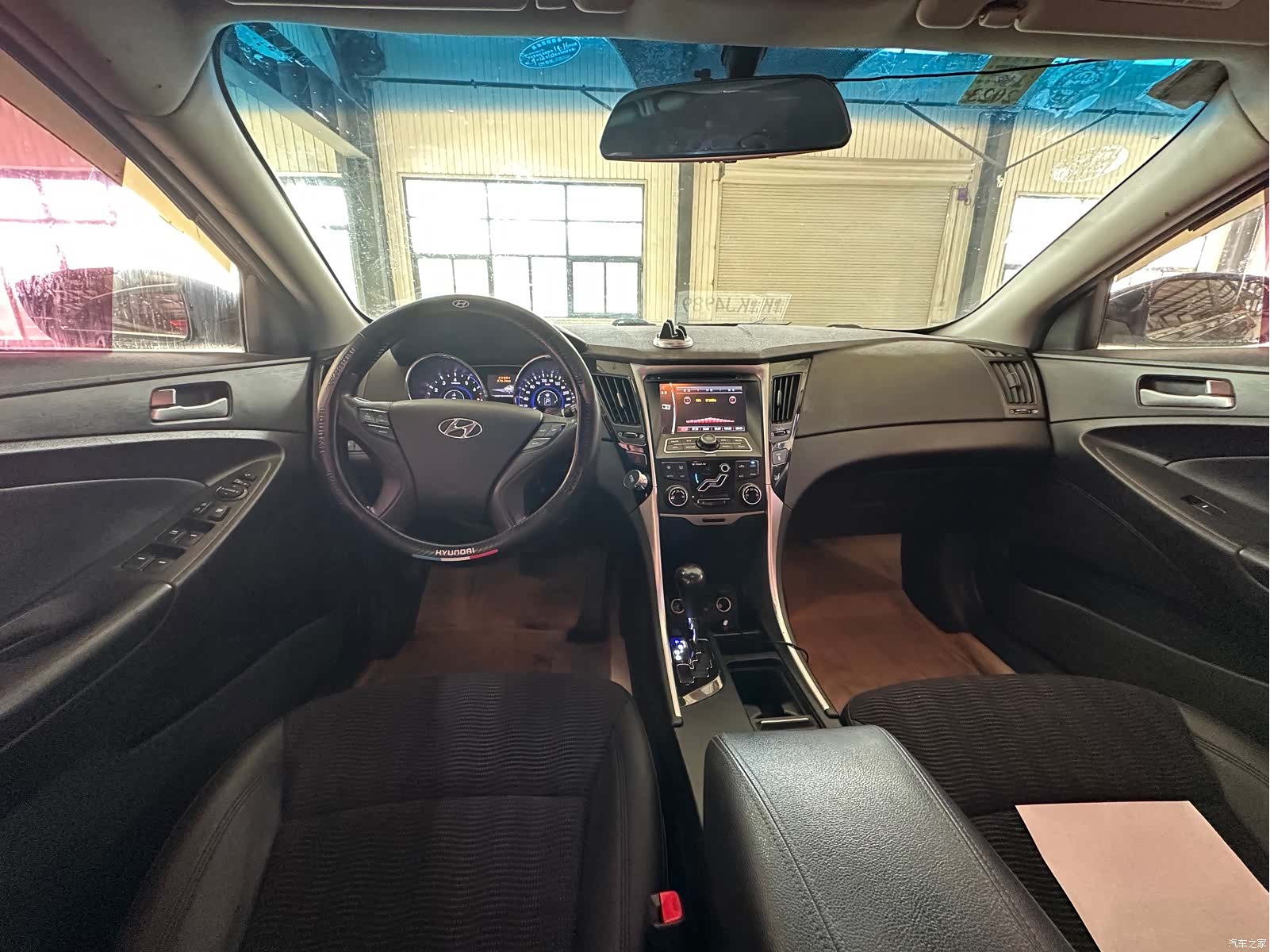 Hyundai Sonata, 2011 10