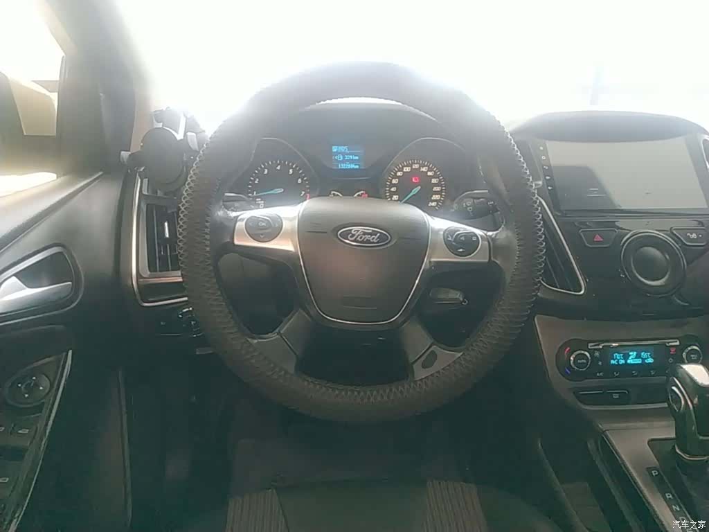 Ford Focus, 2015 11