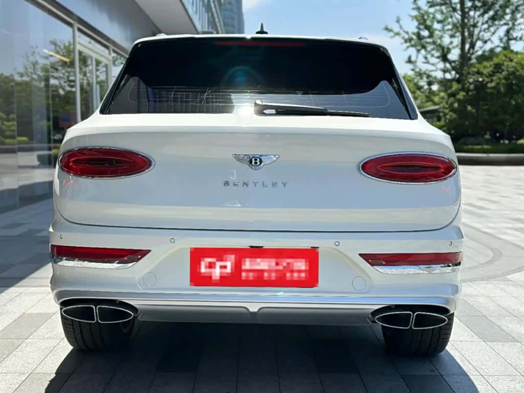 Bentley Bentayga, 2024 все фото