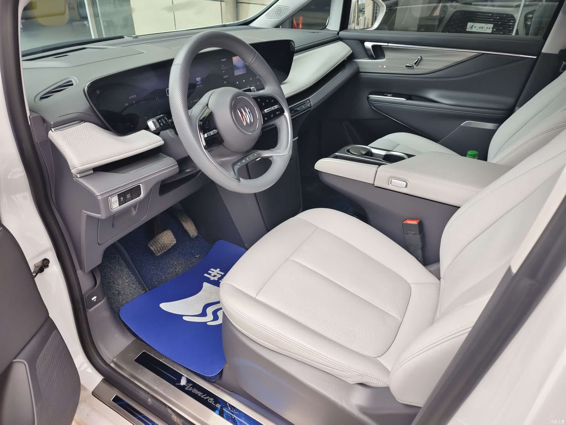 Buick GL8, 2025 10