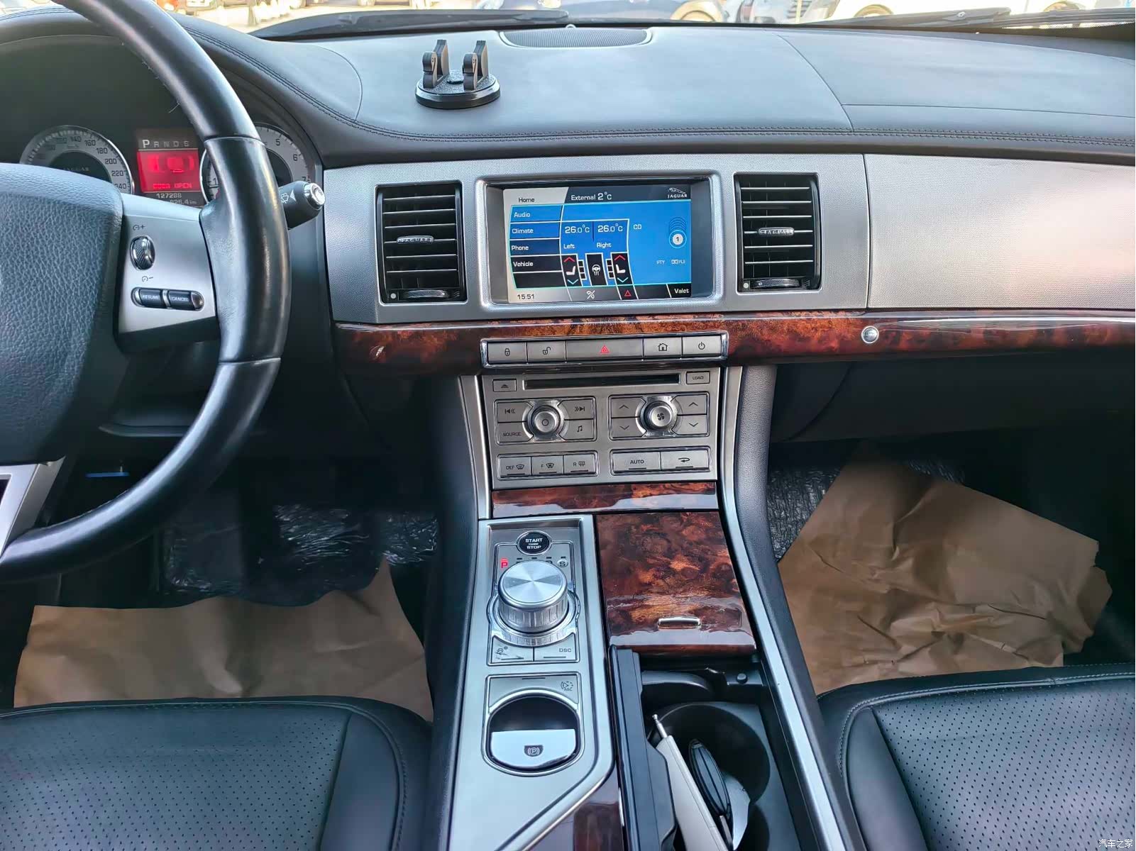 Jaguar XF, 2010 11
