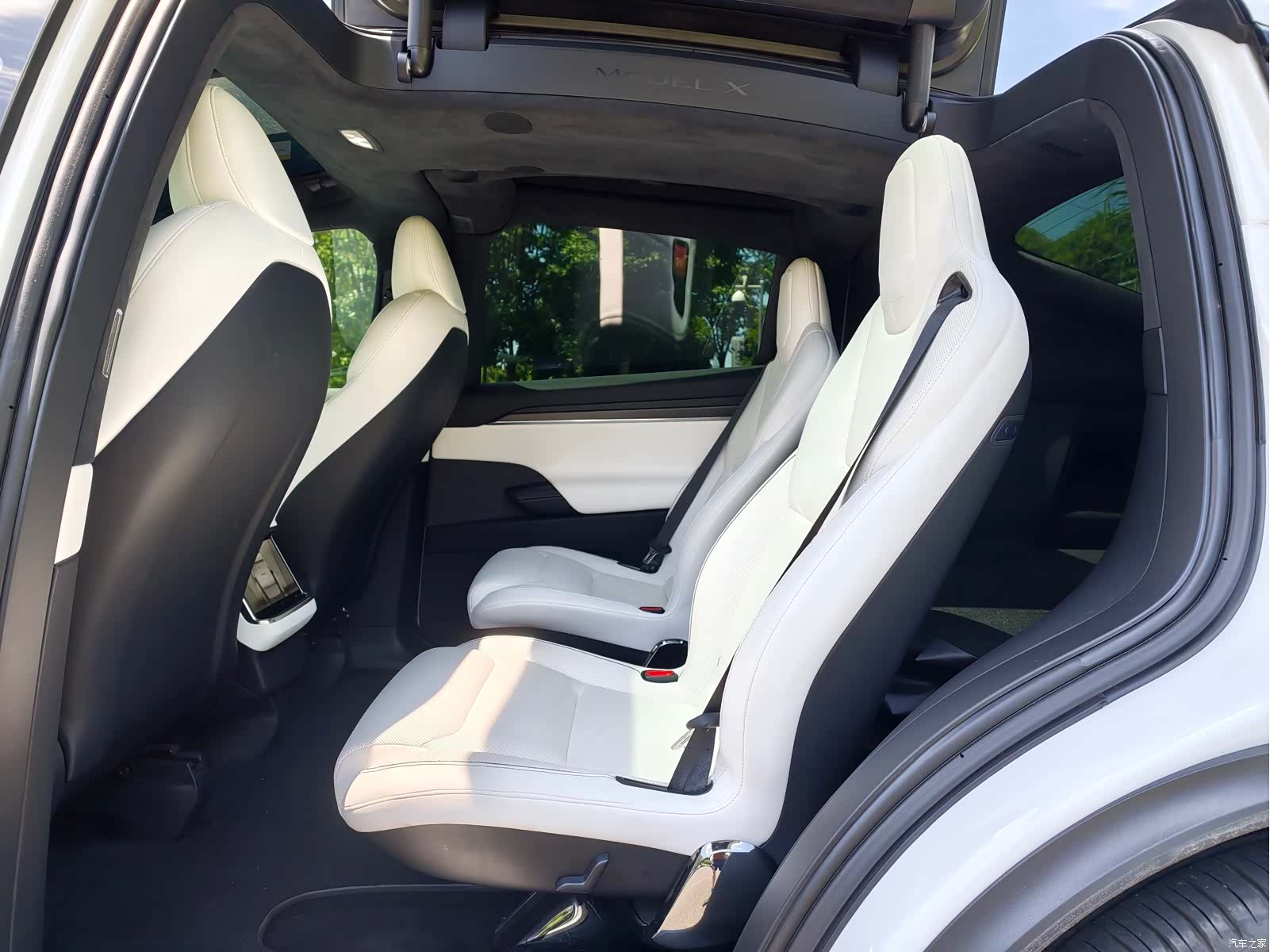 Tesla Model X, 2023 10