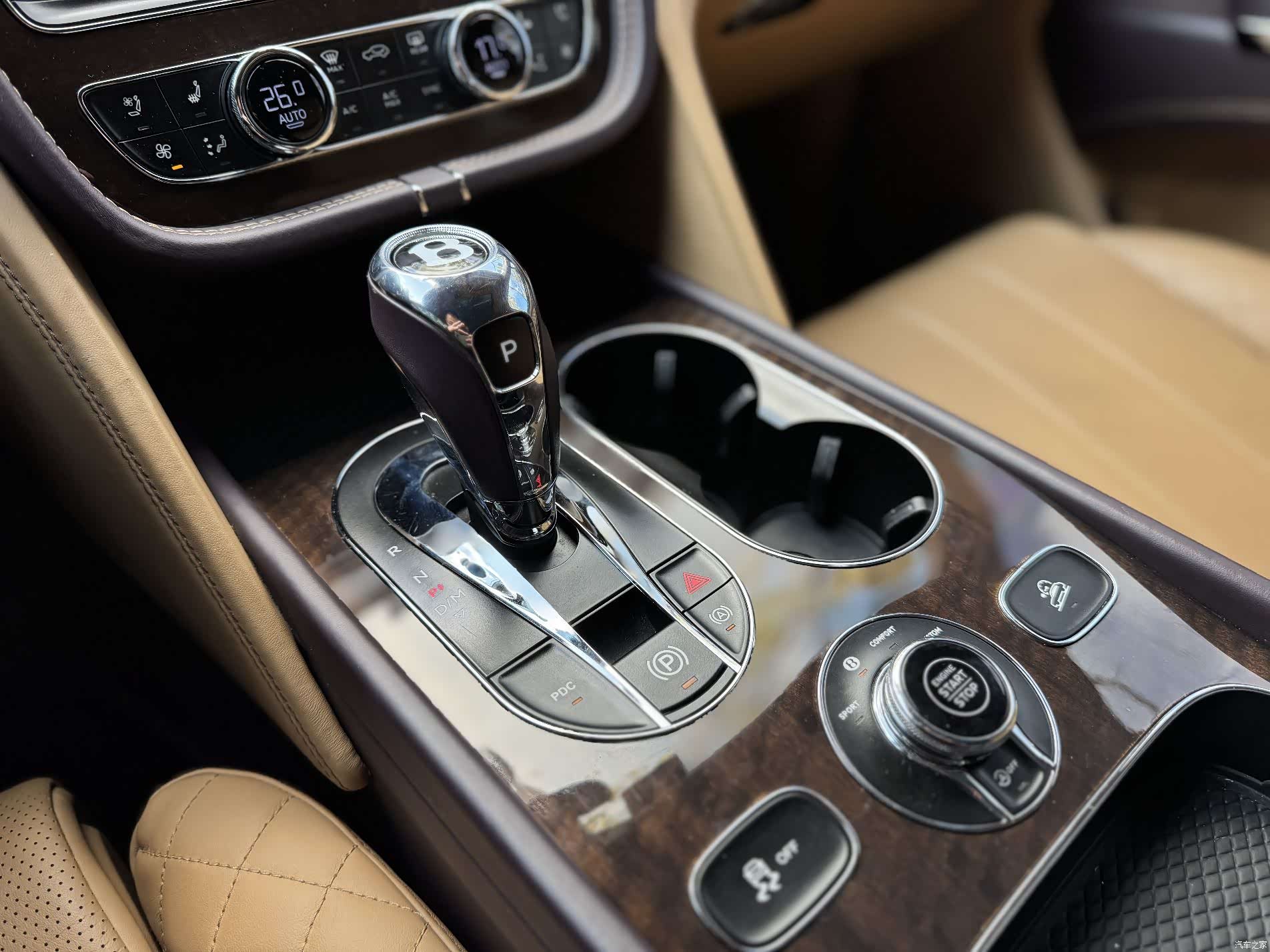 Bentley Bentayga, 2016 9