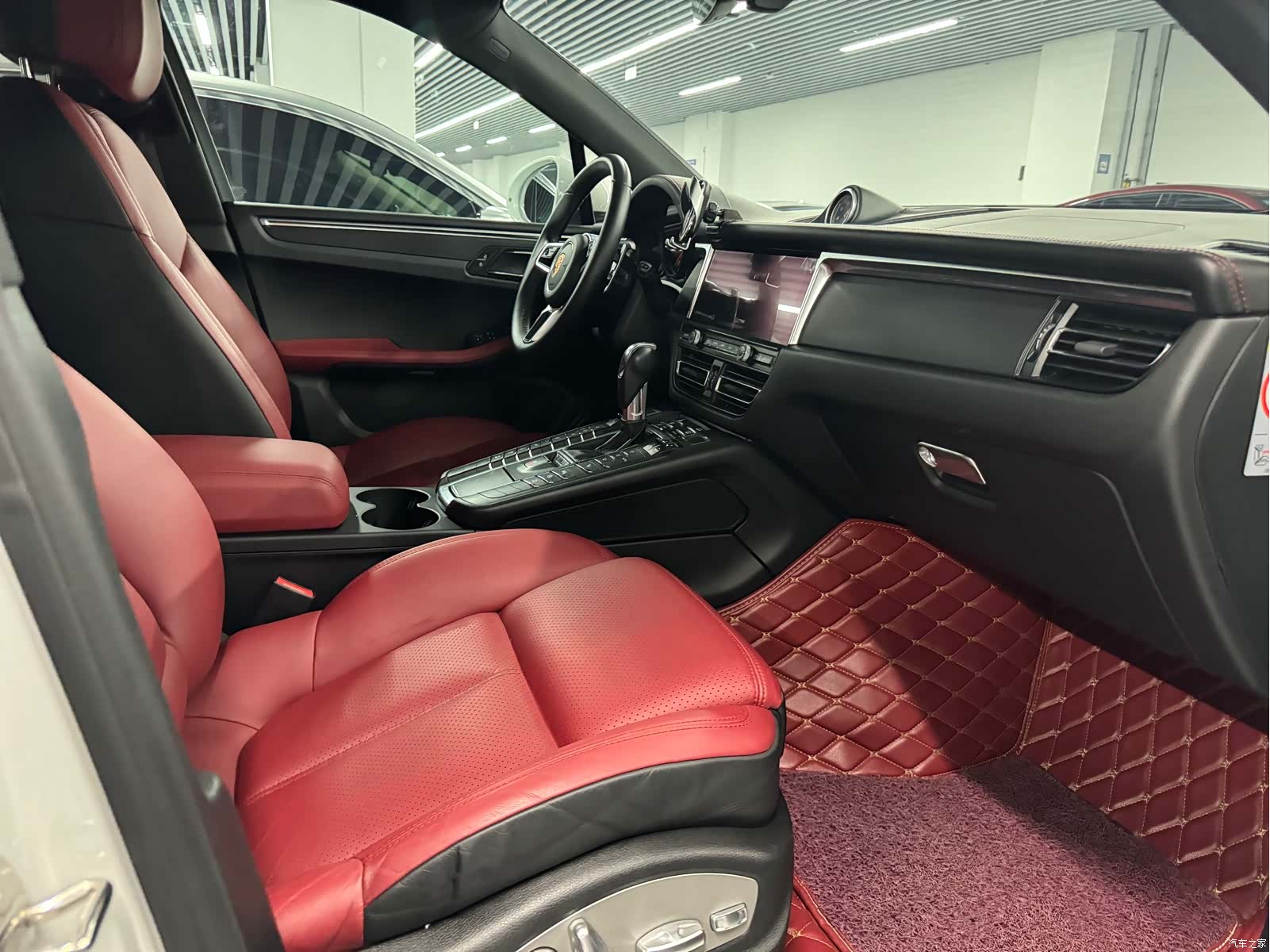 Porsche Macan, 2019 все фото