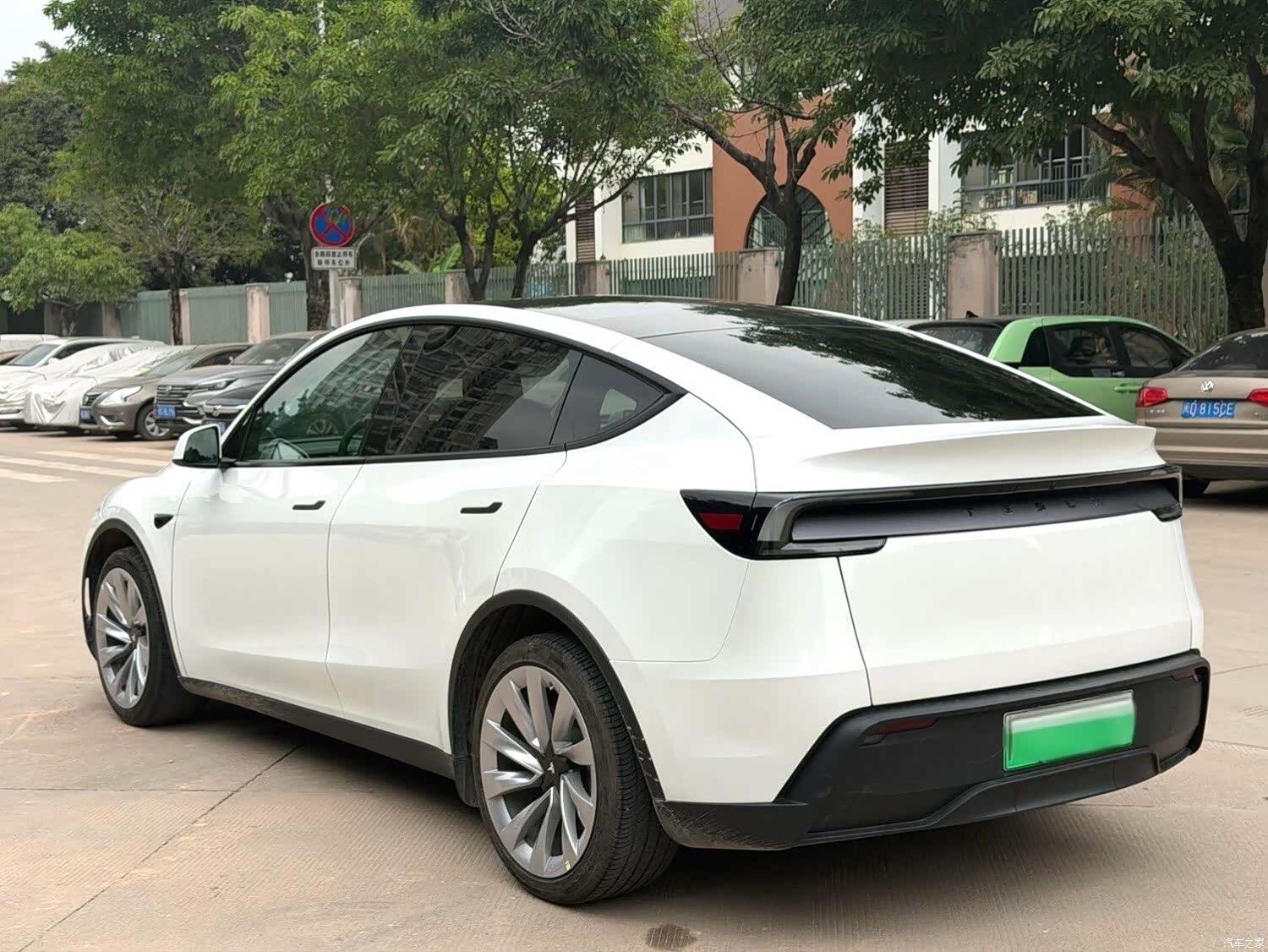 Tesla Model Y, 2025 6