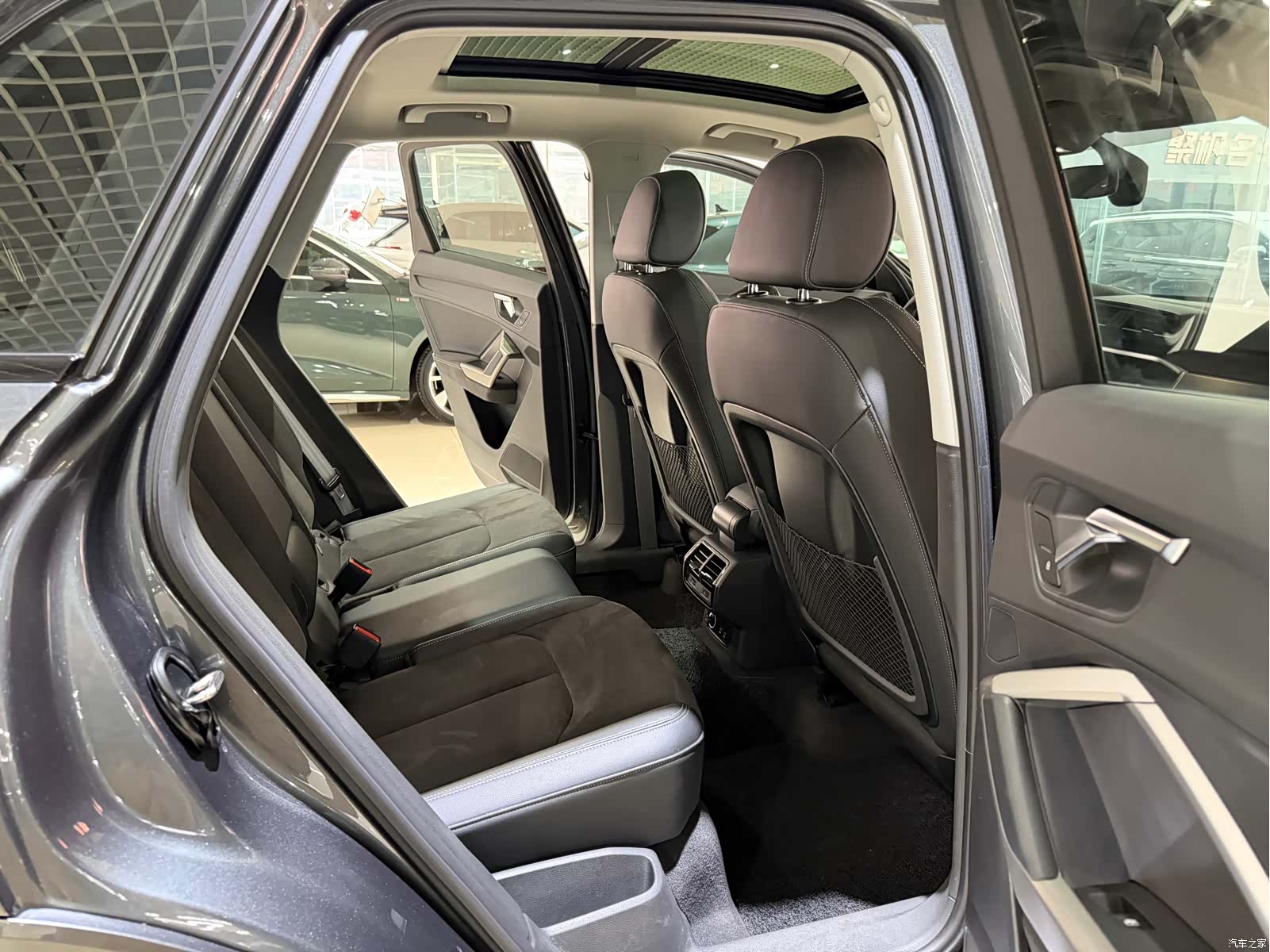 Audi Q3, 2023 12