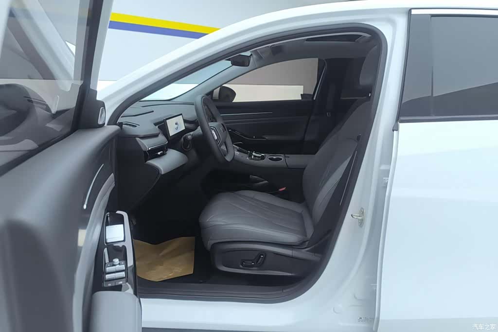 Geely Galaxy L6, 2025 9