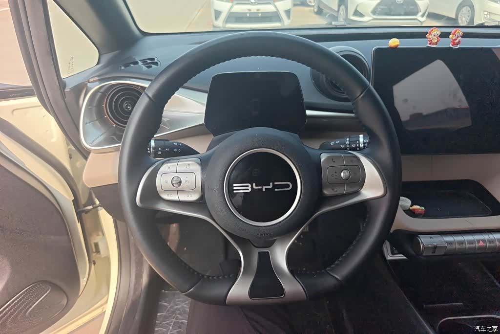 BYD Dolphin, 2023 15
