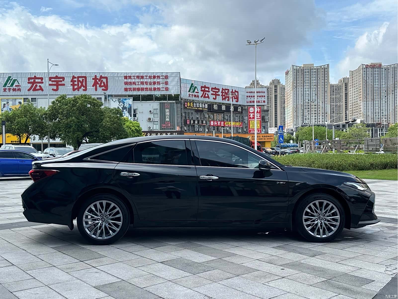 Toyota Avalon, 2025 все фото